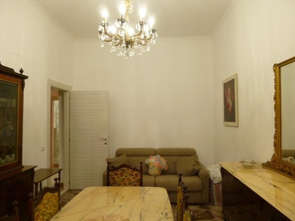 Termini Station Apartment Ai Due Cortili Presso Le Mura Aureliane Rom Exterior foto