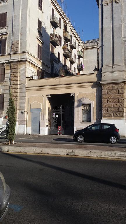 Termini Station Apartment Ai Due Cortili Presso Le Mura Aureliane Rom Exterior foto